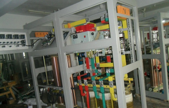 穩(wěn)壓器_SBWL-1000KVA 304-456/380v 三相全自動補償式